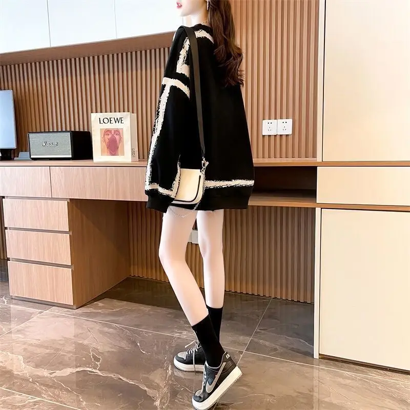 Shirt Pullover Female Streetwear Sweatshirt Loose Long Sleeve Top Autumn Graphic Winter Casual Korean Fashion Anime Aesthetic