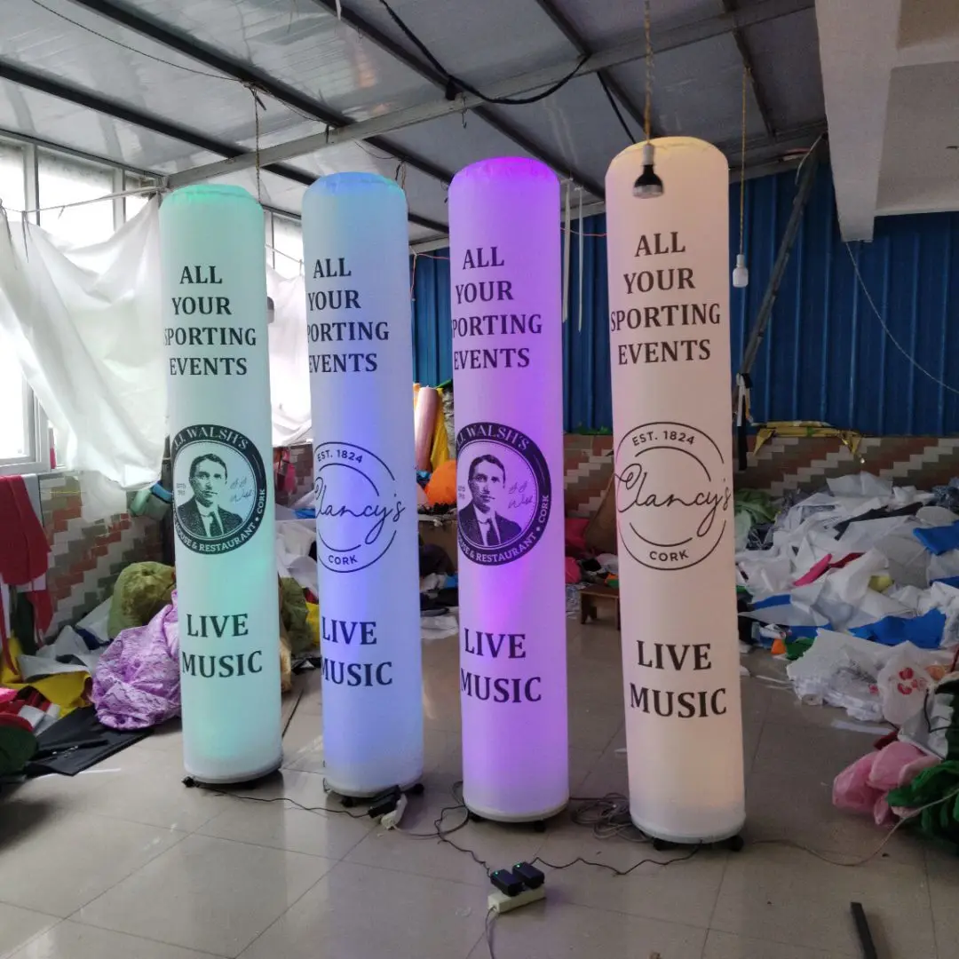 Colonna gonfiabile colorata personalizzata per pilastri LED Oxford da 2,2 m H con faretti LED a 16 colori che cambiano per la decorazione scenica