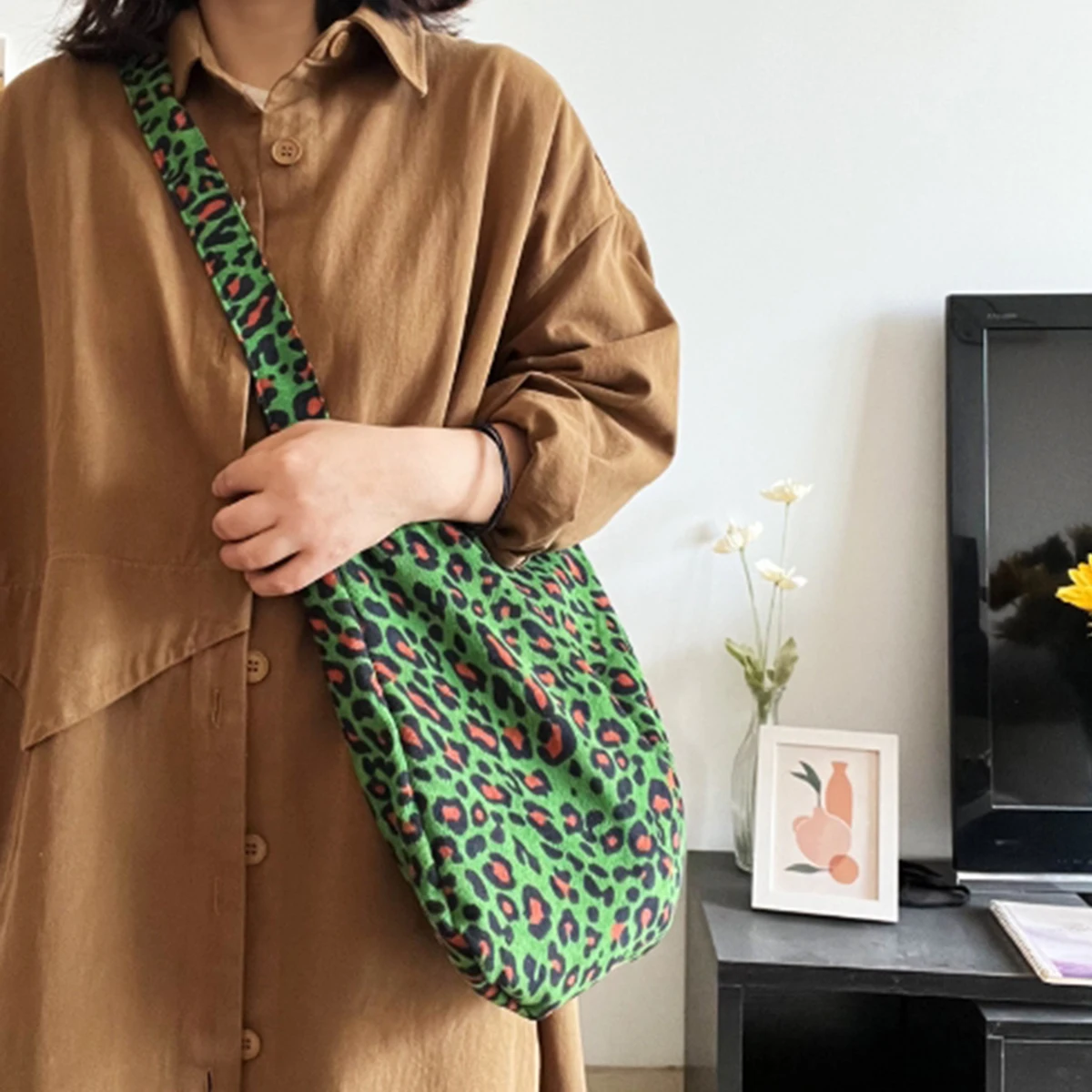

Зеленая леопардовая вельветовая модная универсальная холщовая сумка с принтом, большая вместительная сумка через плечо, сумка через плечо, 1 упаковка