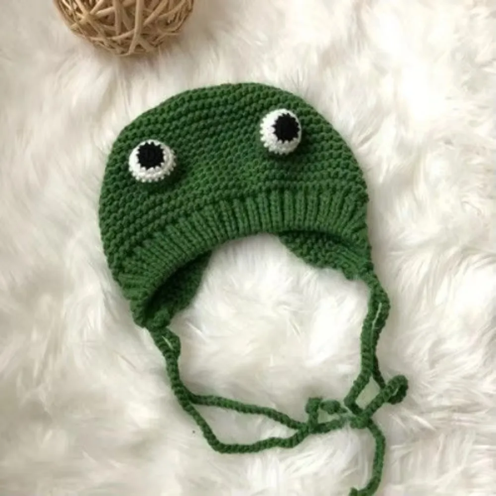 Fashion Crochet Knitted Frog Headband Bonnet Cartoon Earflap Cap Christmas Hat Photo Props Thick Warm Beanie Cap Women