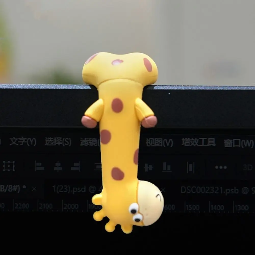 Deitado animal computador monitor decoração mini bonecas navegador tela girafa estatueta dos desenhos animados kawaii girafa ornamento modelo