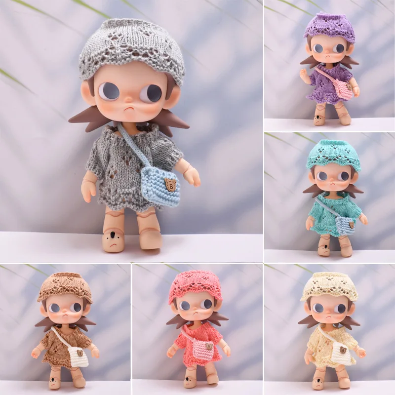 

Комплект одежды для куклы Zsiga BJD 1/8 (20 см): модные наряды, вязаная шерстяная шапка, платье, сумка, аксессуары. Подарок для детей.