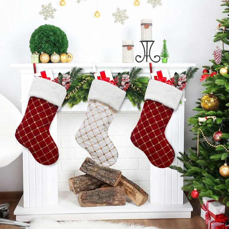 Medias navideñas de piel sintética suave a cuadros, calcetines colgantes para chimenea, temporada navideña, decoración de fiesta, calcetines decorativos para el hogar