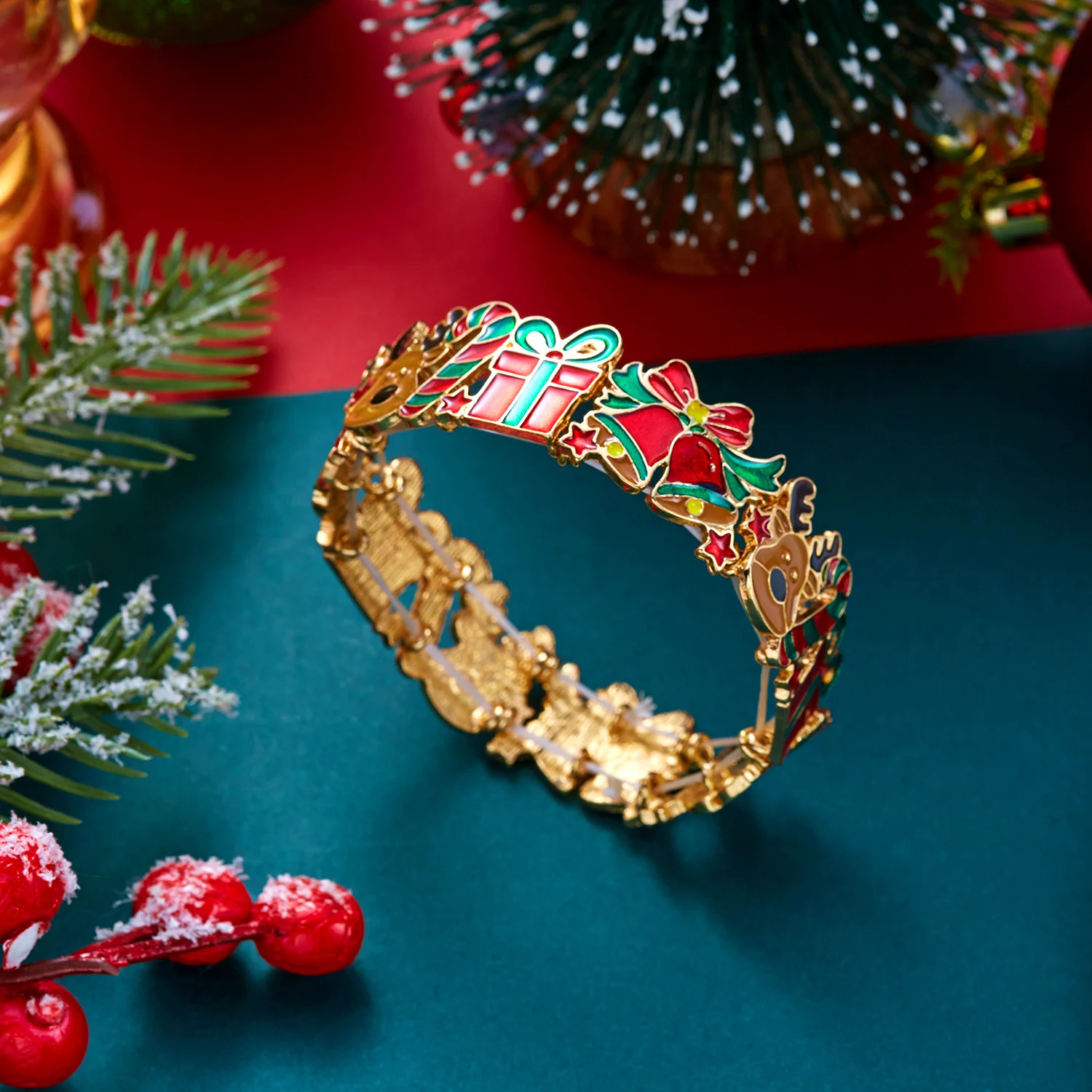Design Sense Weihnachtsbaum-Emaille-Armbänder für Frauen, niedliche Elch-Glocken-Schneeflocken-Armbänder, ästhetischer Weihnachtsparty-Schmuck – Detail 6