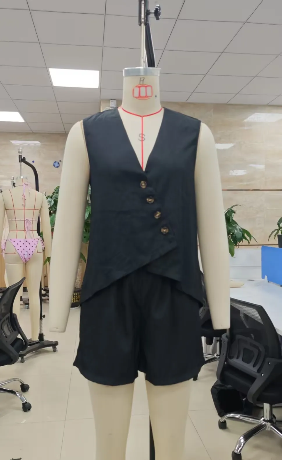 2026 Summer New Casual Cotton-Linen Solid Color Two-Piece Set: Sleeveless V-Neck Button-Front Top and Shorts Sets