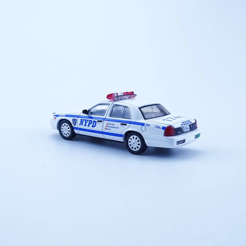 1/64 Scale Ford Crown Victoria CV New York Painted Simulation Alloy Car Model Length 7cm Collection Static Display Toy Gift