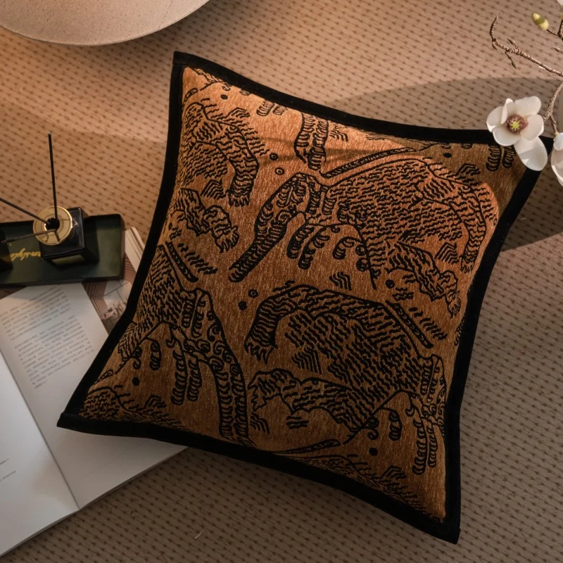 

Retro Orange Coffee Tiger Patterned Jacquard Cushion Cover Luxury High-end Pillowcase Design Sense Pillow Covers Decorative Home