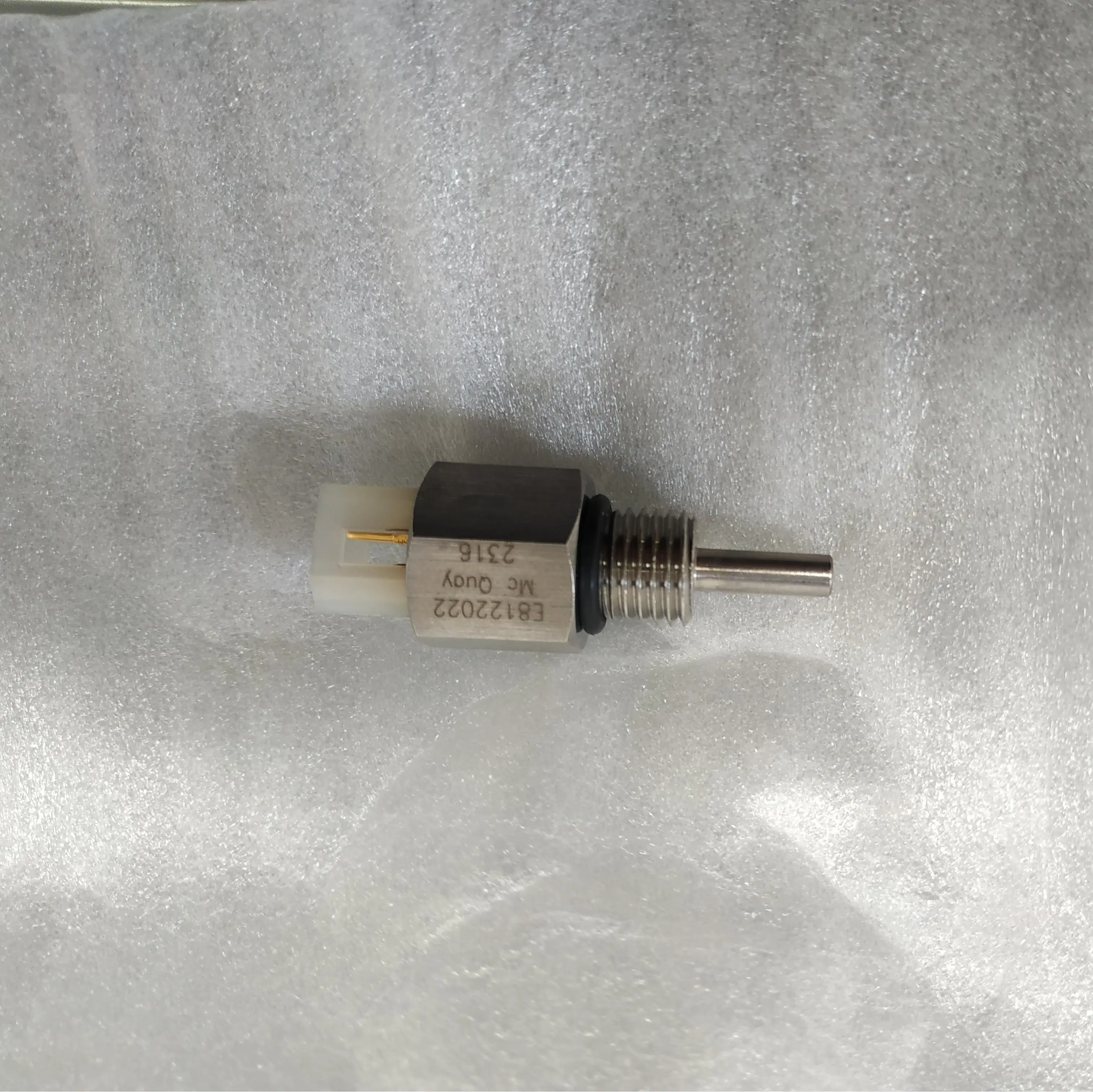 

McQuay Suction Line Sensor E8122022 for Central air Condition and Refrigeration Spare Parts