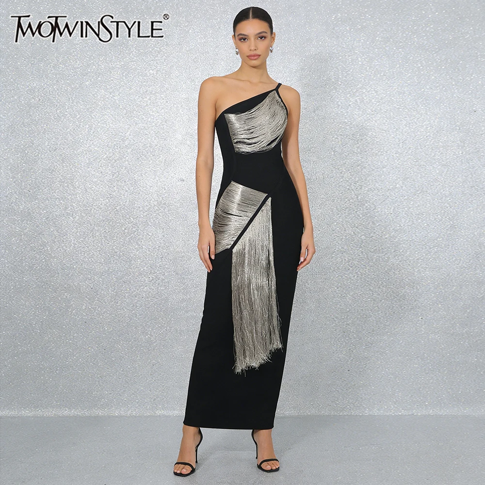 

TWOTWINSTYLE Black Off One Shoulder Dresses for Women Diagonal Collar Sleeveless Bodycon Silver Fringe Design for Luxury Dinner
