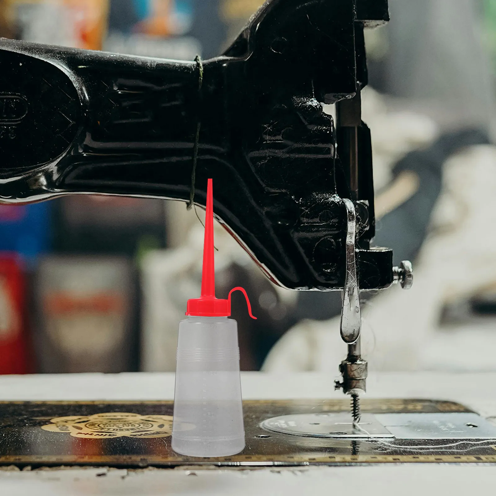 

Набор из 8 пластиковых бутылок-дозаторов для масла для швейных машин, 160 мл, с длинным носиком и крючком для подвешивания, для точной смазки