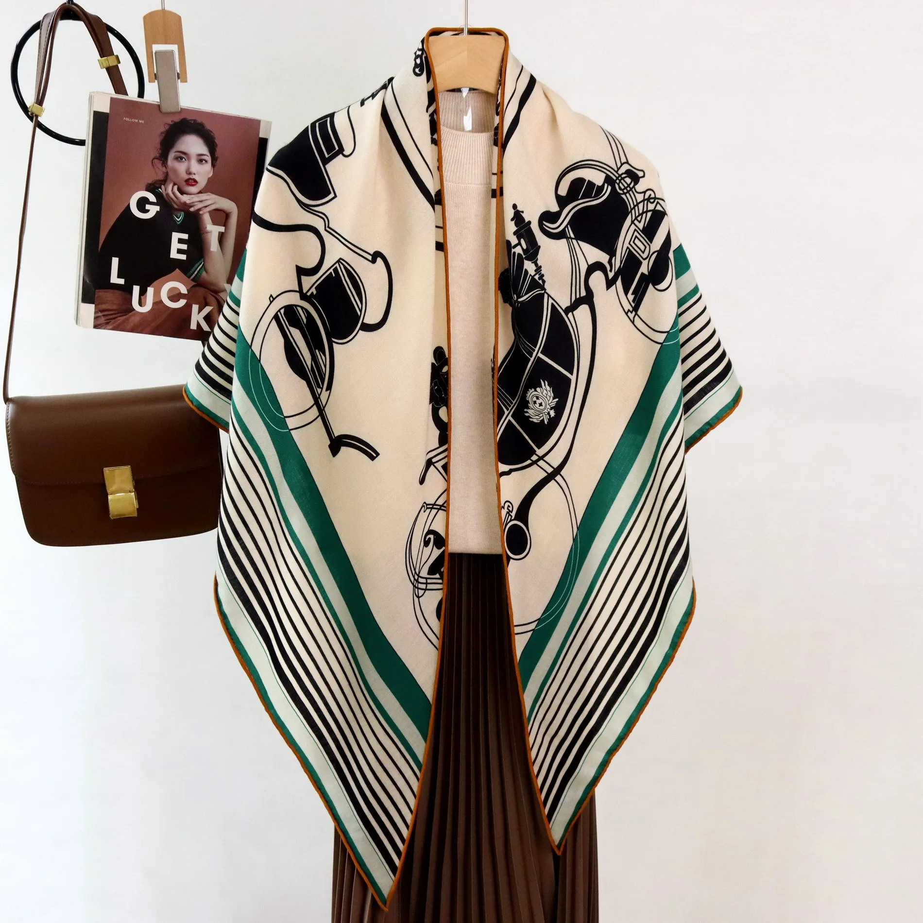 Triangle Shape Wool Silk Scarf Women Soft Shawls Luxury Designer Pashmina Head Wrap Stole Christmas Gift 195CM 125CM 125CM