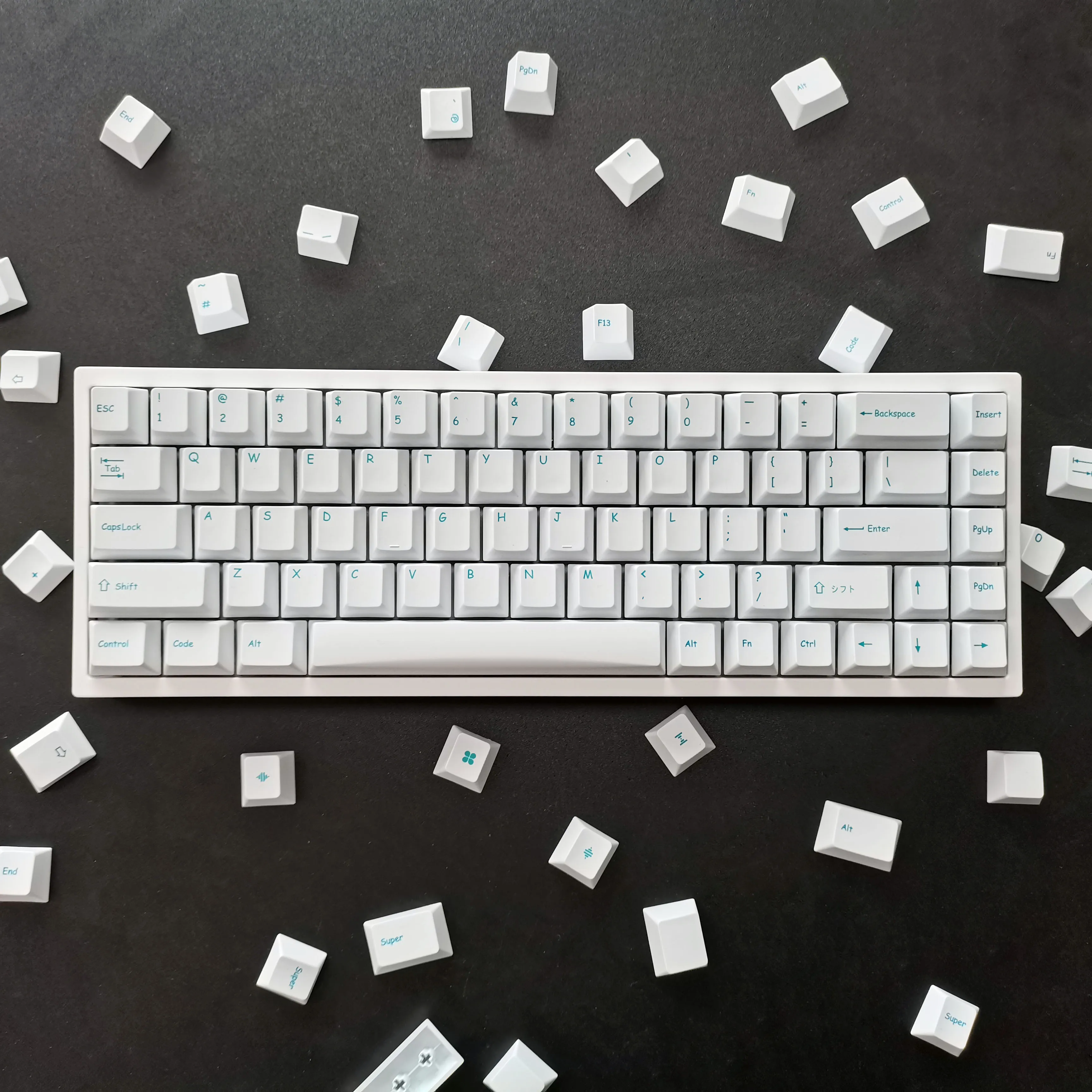 

Minimalist white English Japanese root Original factory highly sublimated PBT keycap Customized mechanical disk