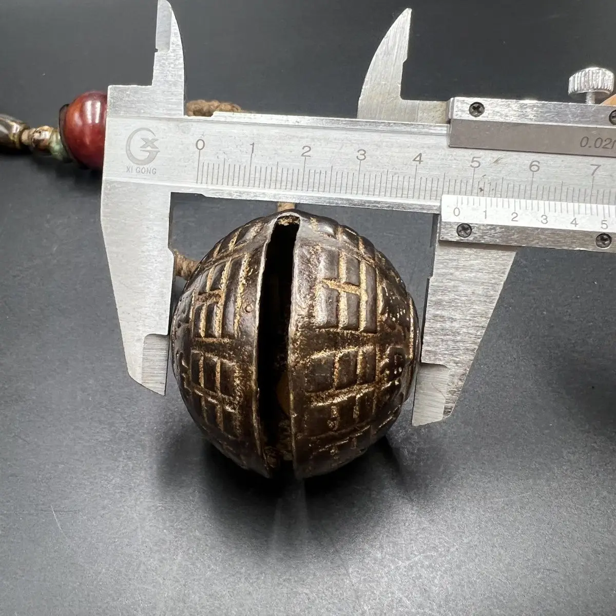 Antique magic bell gossip string hand piece car hanging film and television props