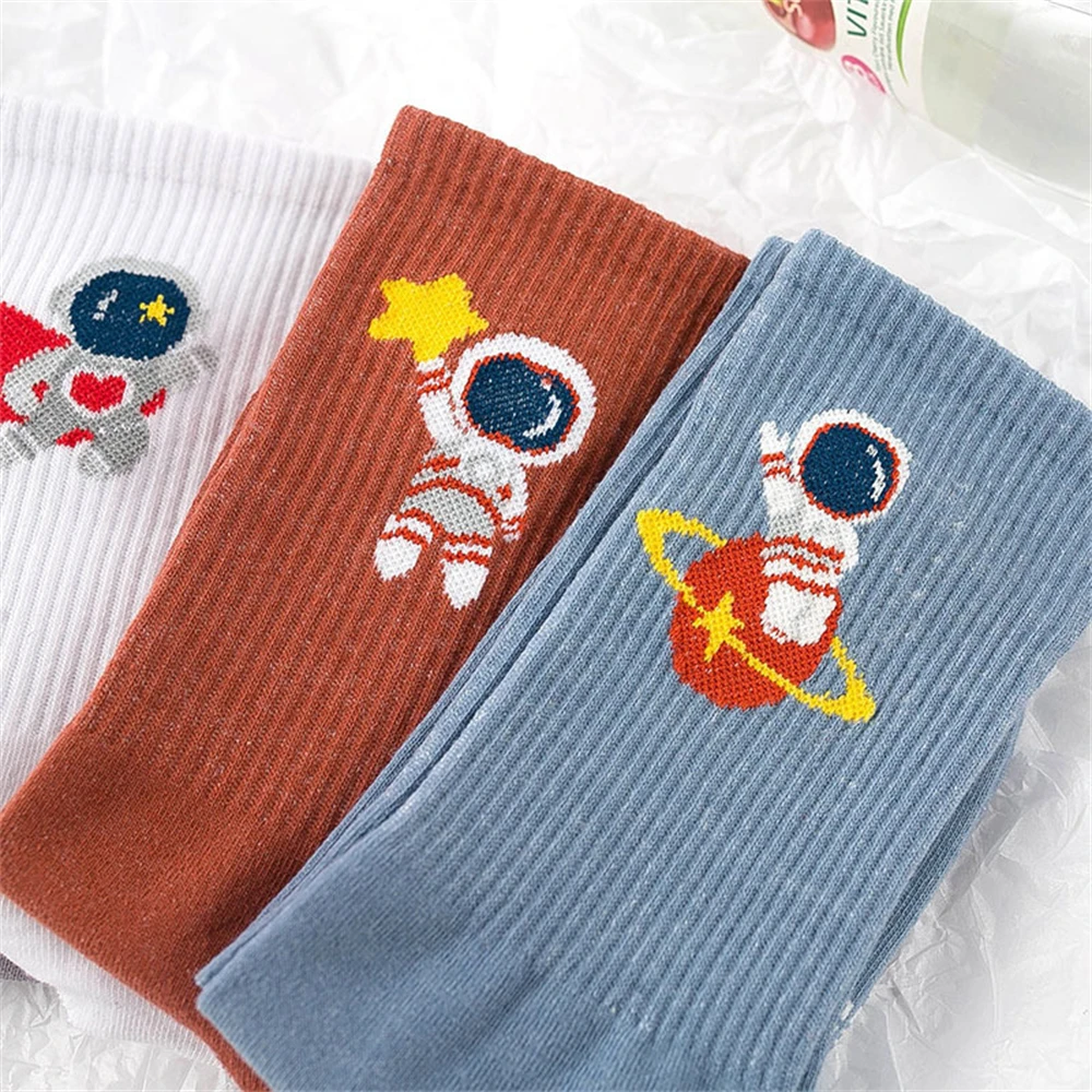 1 Pair INS New Happy Cartoon Astronaut Space Crew Women Streetwear Skateboard Sport Hipster Harajuku Soft Cotton Fresh Art Socks