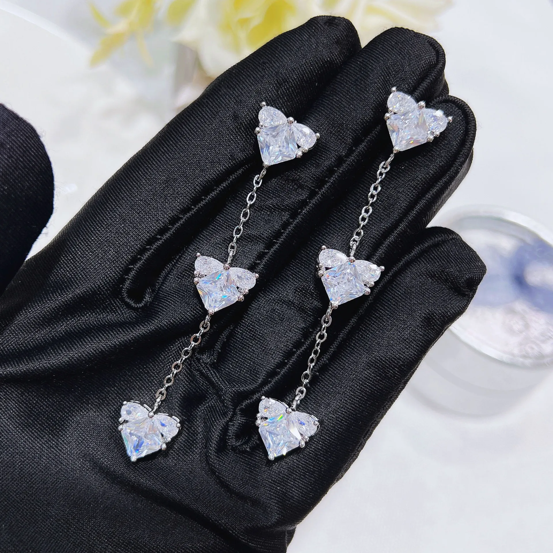 Luxuriöse Herzförmige Zirkonia-Ohrstecker für Damen Elegante Modische Halskette Schmuck für Party und Hochzeit – Detail 11