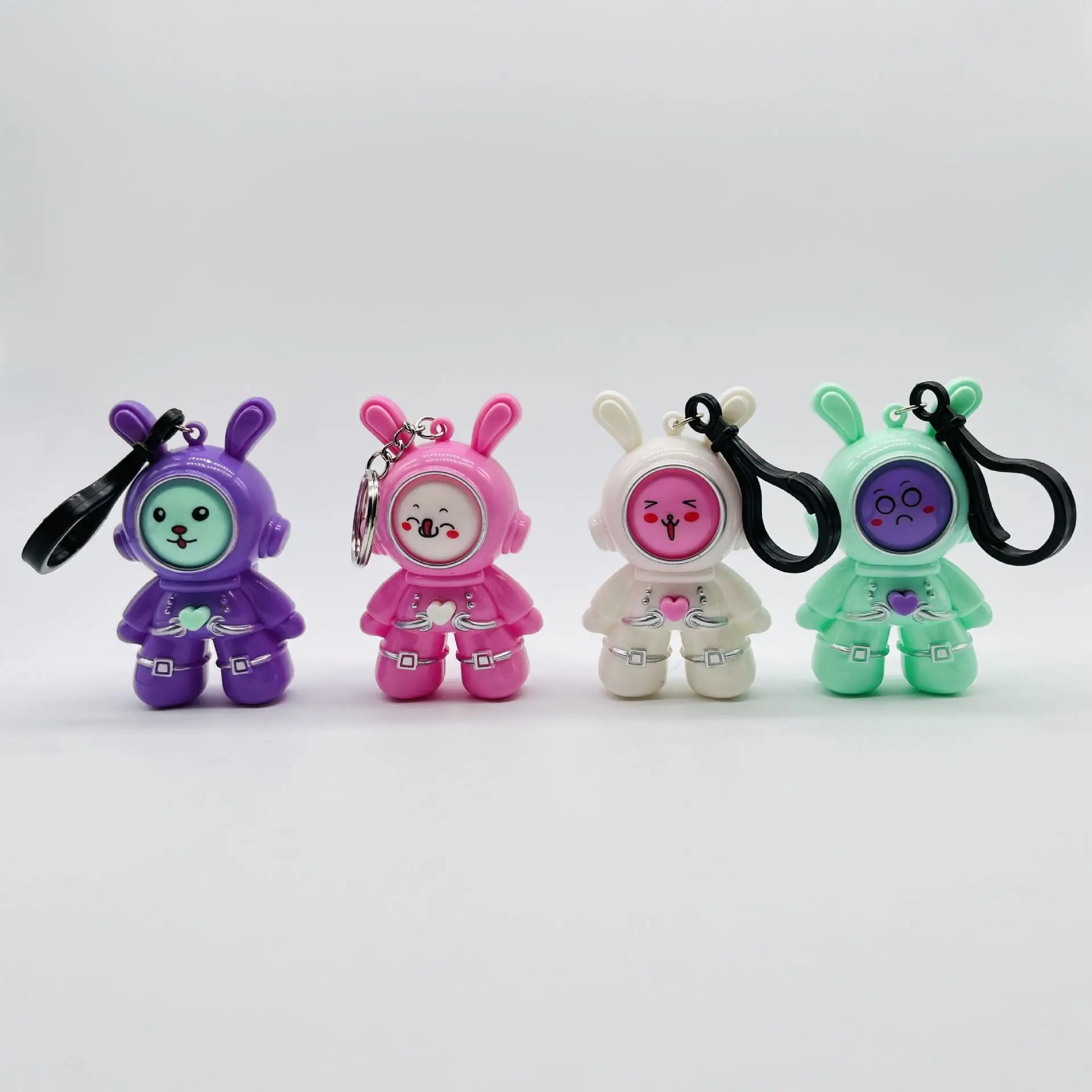 Newly Arrived Jewelry Face Changing Rabbit Pressing The Heart Button Can Change Facial Expressions Key Chain Unisex Fun Keychain