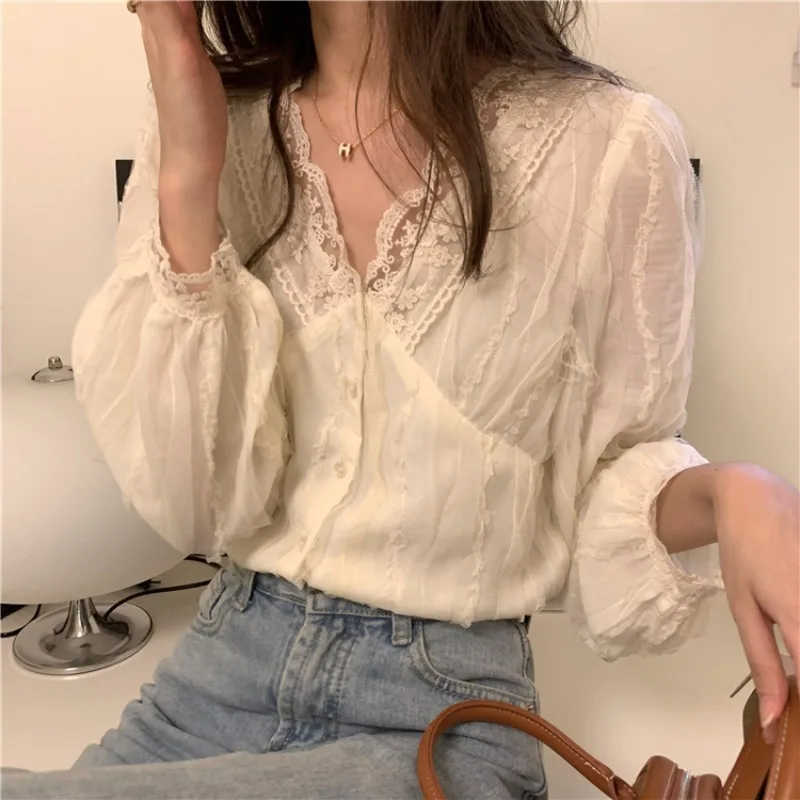 Shirts Women Lace Patchwork Fashion V-neck All-match Fairy Korean Style Clothes Designed Gentle Y2k Tops All-match Blusas Chic