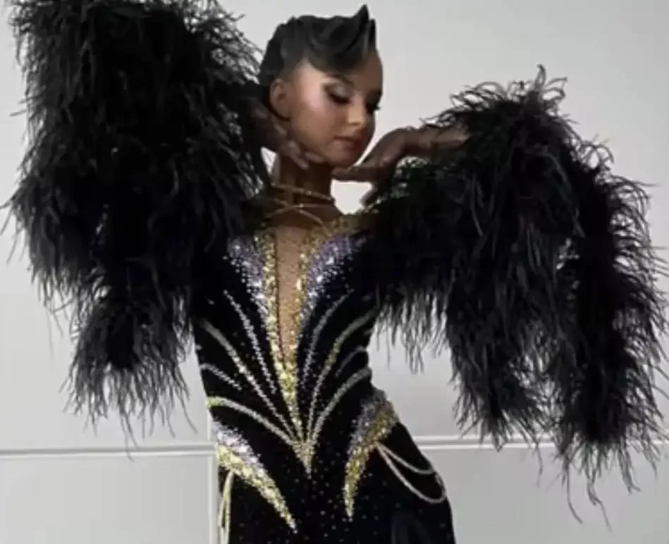 Добавьте страусиные перья