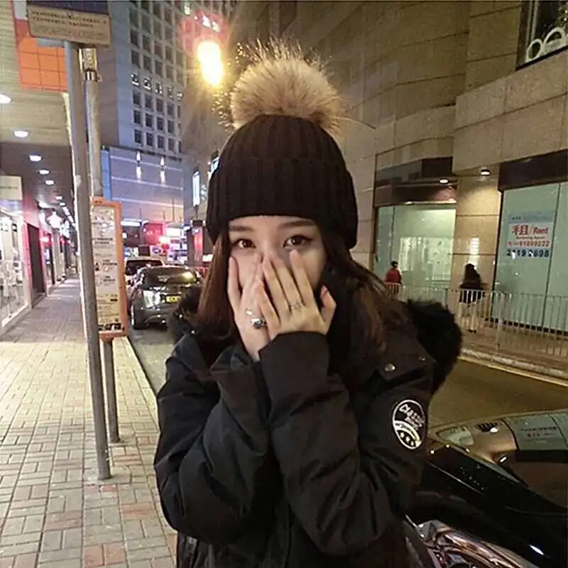 

Knitted Hat Female Winter New Korean Version Solid Color Wool Pullover Hats Women Thickened Warm Big Hairball Cap Men Wholesale