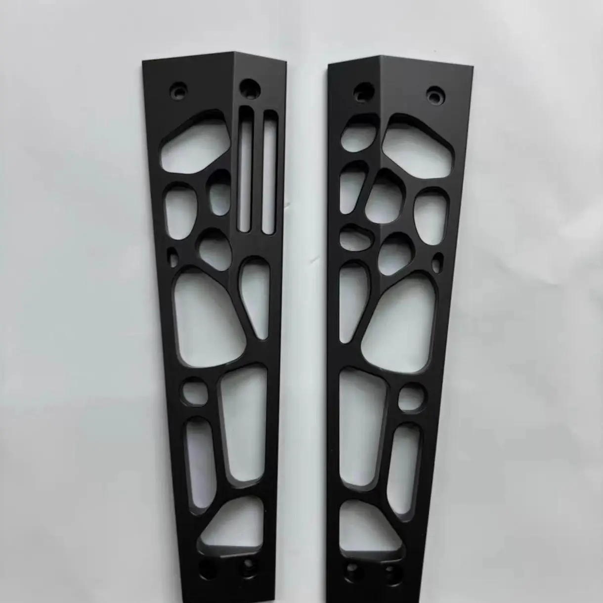 

MelGeek Bee Hollow Aluminum Alloy Side Panel Made68/68pro Made68ultra Custom Mechanical Keyboard Side Panel DIY Keyboard Gifts