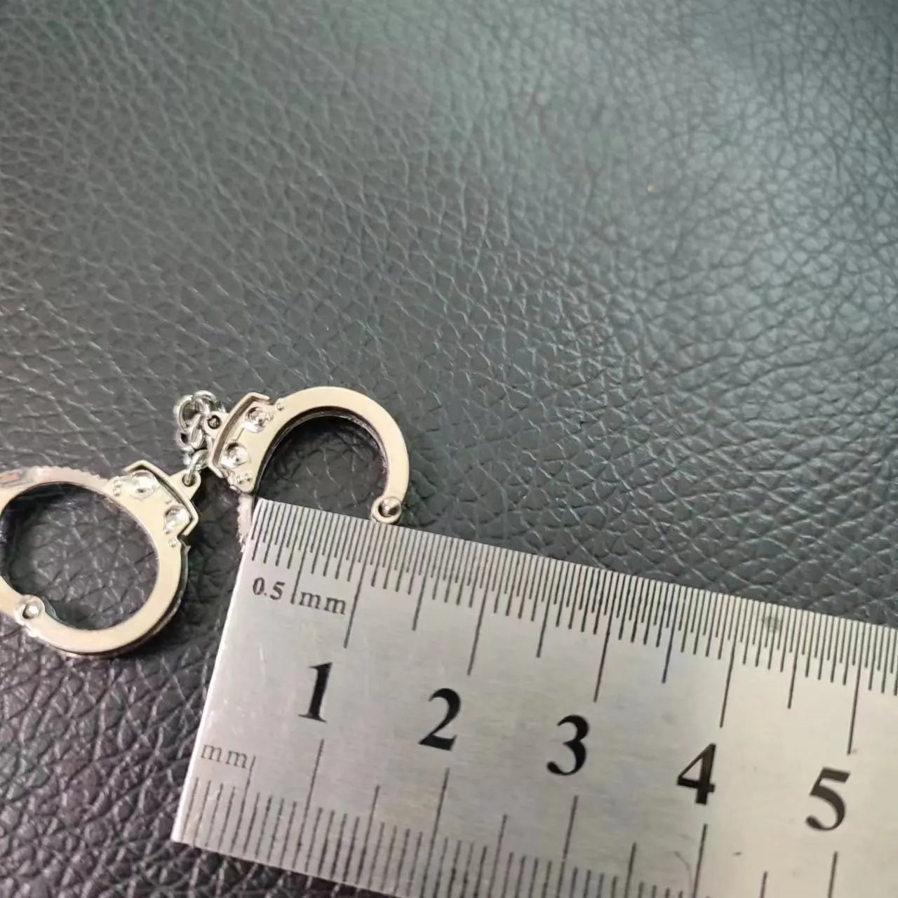 1/6 Action Figure Doll Scene Accessories Mini Handcuffs Police Metal Alloy Chain Model Openable Fit 6/12Inch Body Action Figure