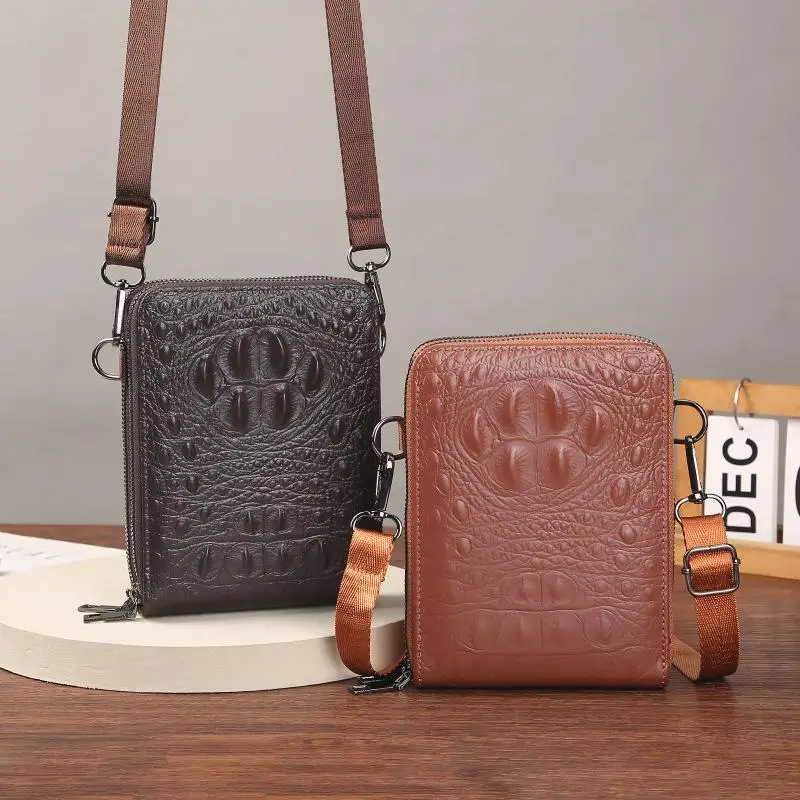 New Fashion Versatile Handbag Men Shoulder Bag Embroidery Embossed Crocodile Pattern Men Leisure Crossbody Bag Small Square Bag