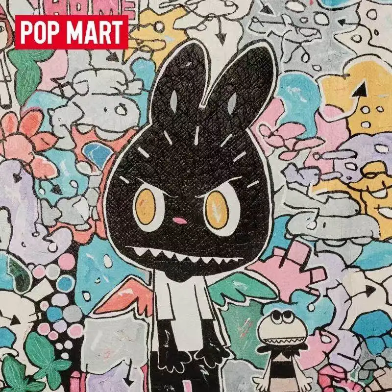 

POPMART LABUBU THE MONSTERS: Креативные аксессуары к 10-летию — керамическая кружка, чехол для наушников, сумка для ноутбука, декоративные элементы