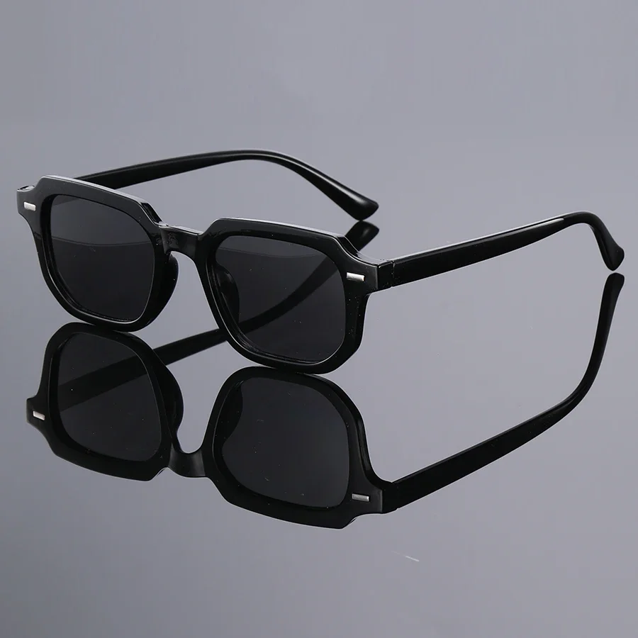 1 Stück Modische Herren-Sonnenbrille, Retro Stylische Trendige Rechteckige Rahmenbrille, Für Autofahren und Pendeln, Strandurlaub
