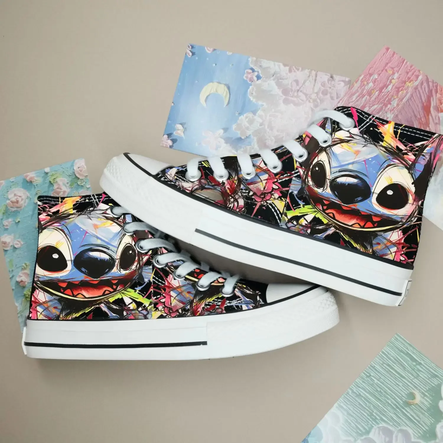 2024new Stitch dziecięce brezentowe buty Disney chłopcy dziewczęta wysokie trampki Graffiti wszechstronne buty dla par urodziny prezenty