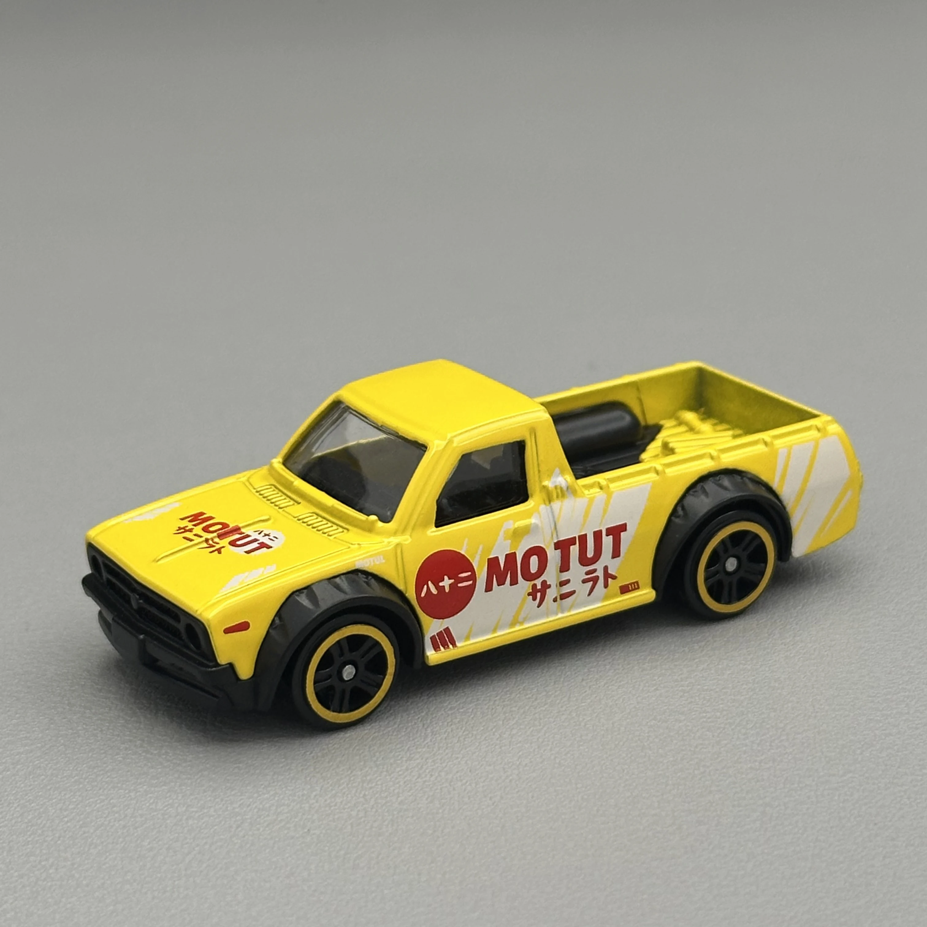 1/64 Scale Diecast Alloy Pickup Truck Model Wide Body Racing Style Metal Car Mini Vehicle Collectible Toy For Kids Gift Display