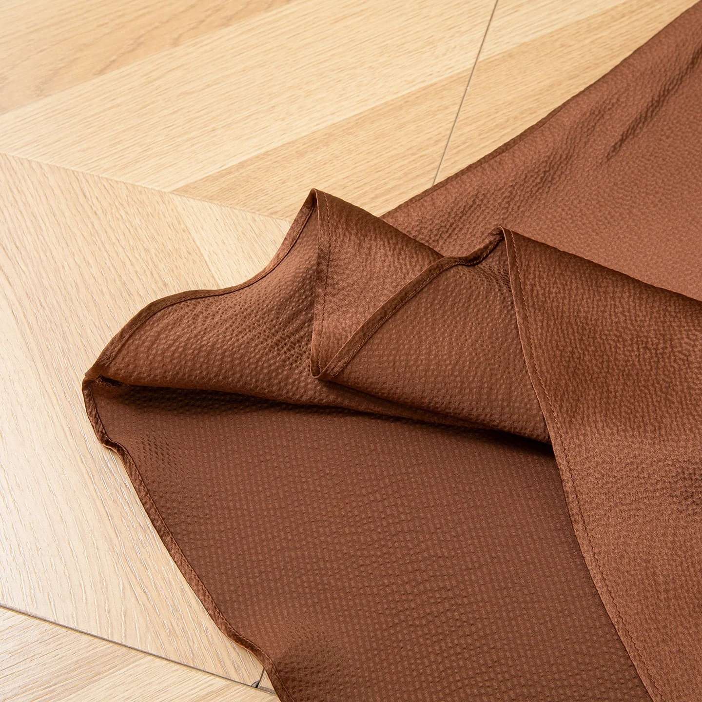 レディースファッション 春/秋服 100% 天然桑絹 パールサテン 斜めカット ブラウンコーヒー バットラップフィッシュテールスカート