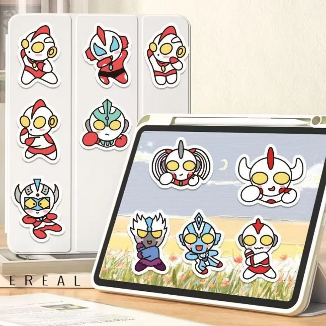 100 قطعة من ملصقات Beast Kingdom Ultraman الكرتونية اللطيفة المقاومة للماء على الجليد وملصقات منزلية من الفينيل القديم