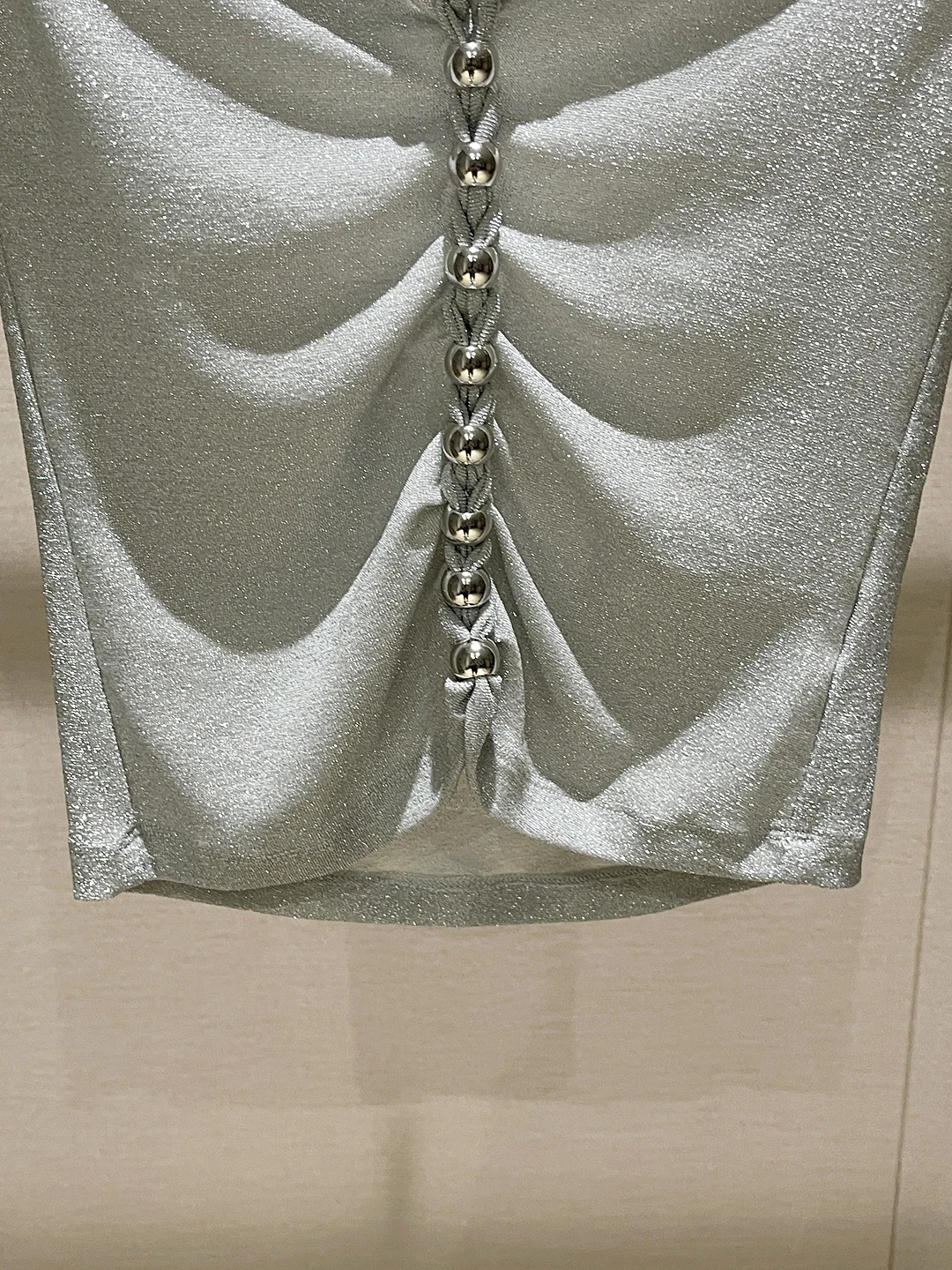 تي شيرت محبوك من ay V-ne ort-sved Design Sense Body طبقة أساسية مع زخرفة من الخرز مطوي للتنقل...