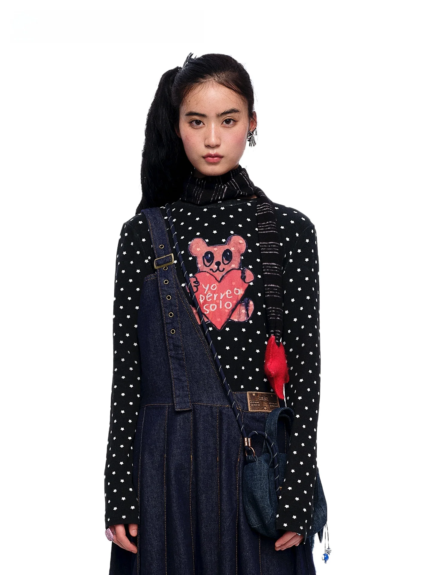 

Женская футболка MOFiscrcolour Slim Fit с длинным рукавом, с мультяшным принтом, черно-белая, с маленькими звездами, сердечками и медведями