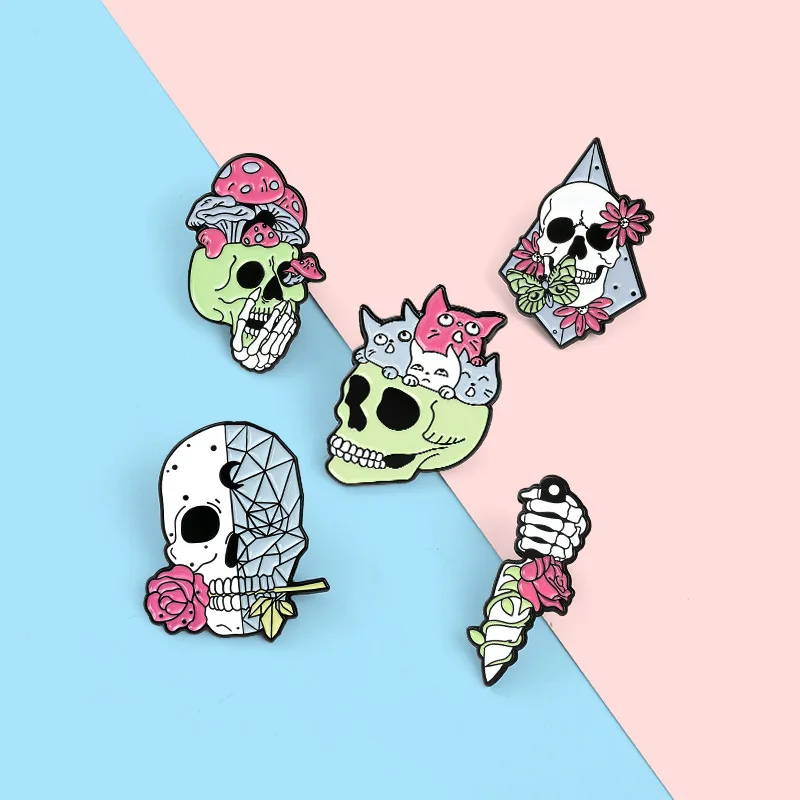 Creative Punk Skull Animal Butterfly Enamel Pins Plant Flower Rose Love Bones Snake Goldfish Cat Alloy Brooch Badge Jewelry Gift