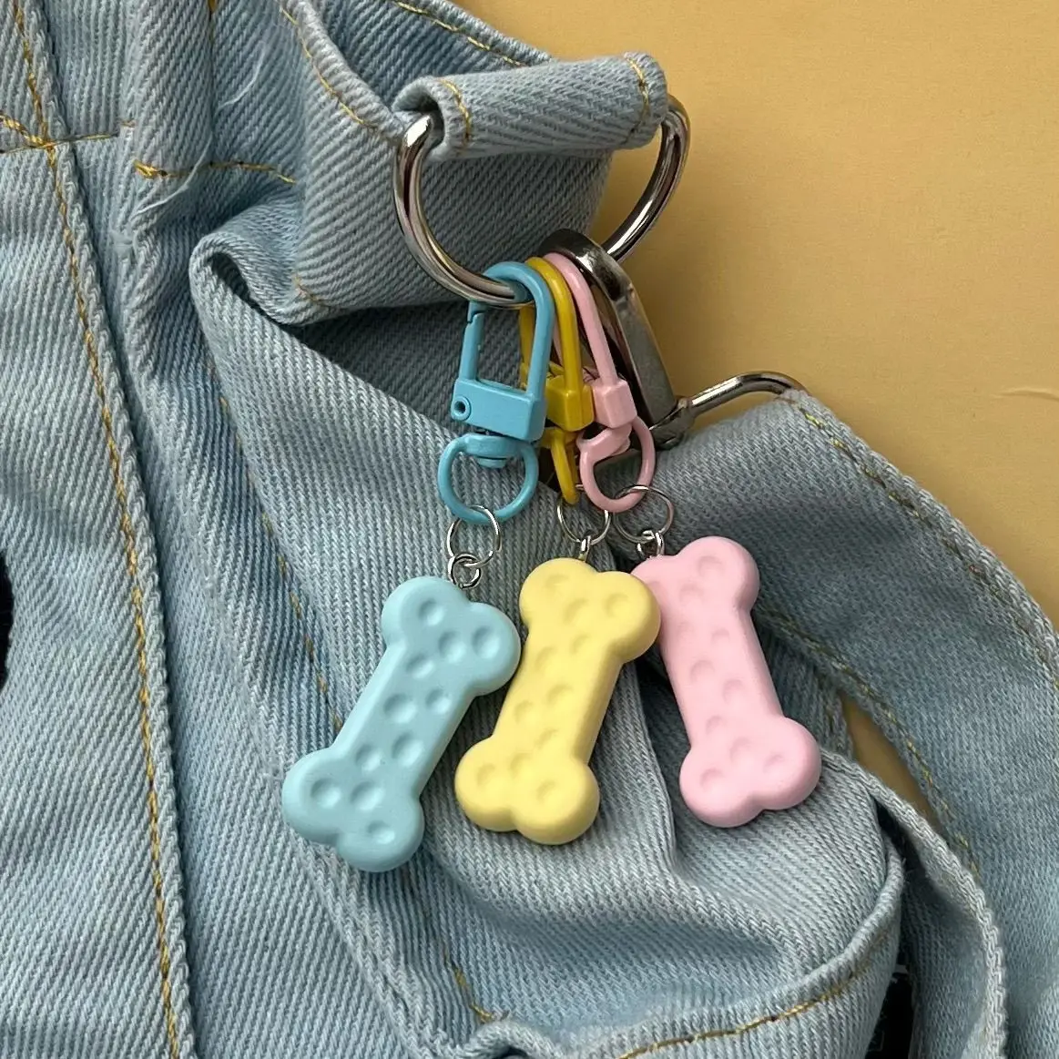 Porte-clés de chien conviviale ré coloré mignon, porte-clés Sophia, pendentif de sac à dos polyvalent, accessoire de sac cadeau pour meilleur ami, accessoires de bureau mignons