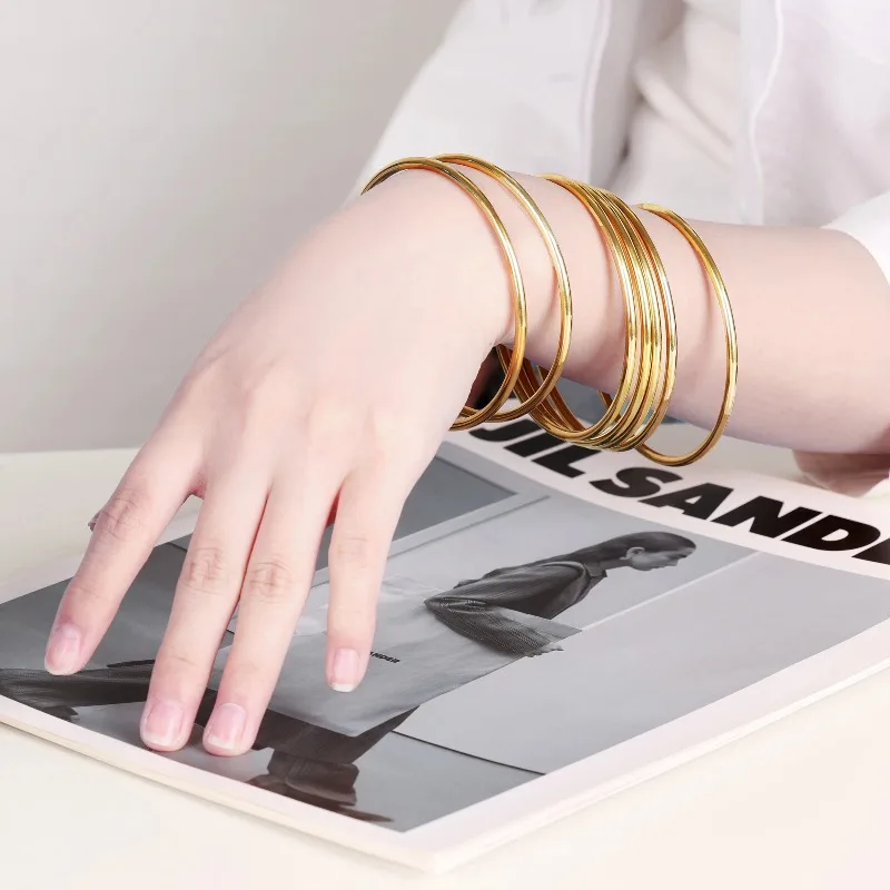 Minimalist Round Gold Stainless Steel Bangle For Women Elegant Luxury Daily Jewelry Popular Fashion Accessories Gift
