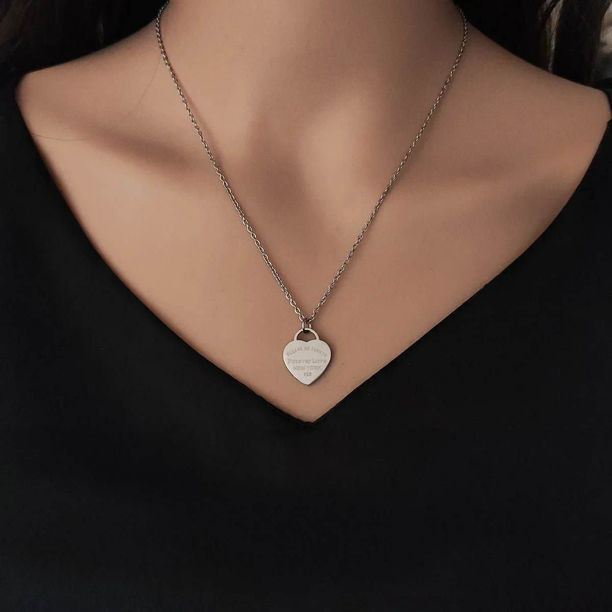 قلادة على شكل قلب للرجال والنساء من الفولاذ المقاوم للصدأ بقفل حب، حب للأبد في نيويورك