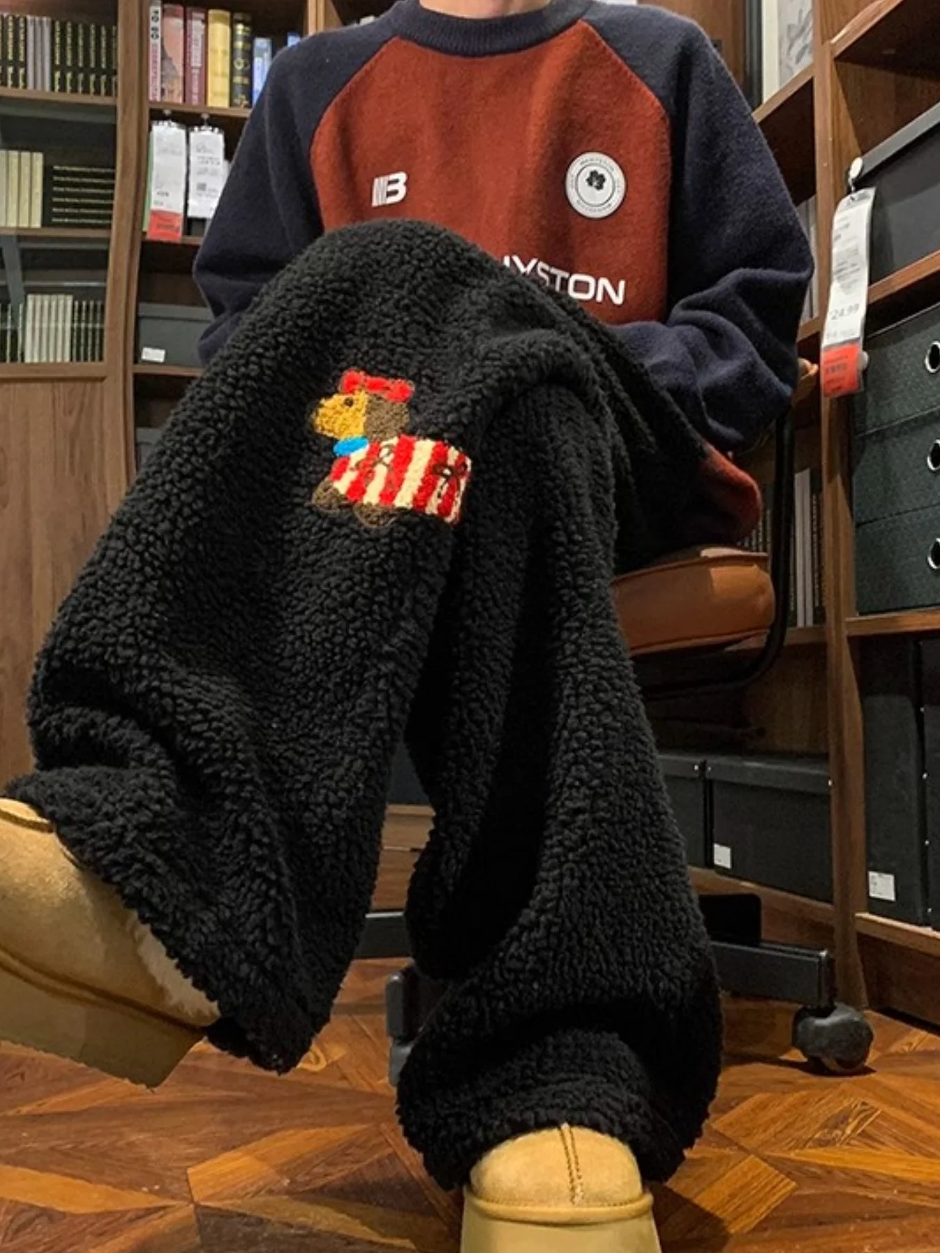 Calça casual de pelúcia bordada com cachorro salsicha com design exclusivo, calças largas grossas e macias, estilo preguiçoso, emagrecimento, casual, quente, versátil calças compridas