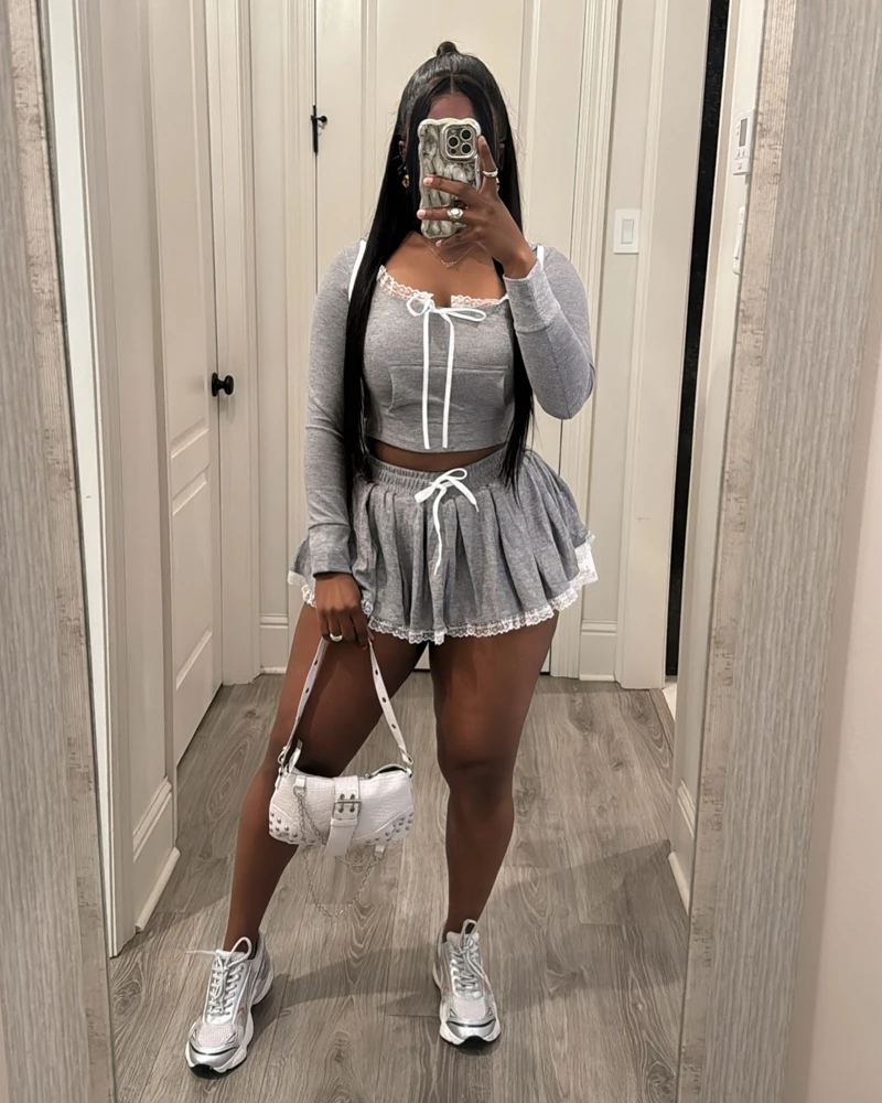 

Стильный женский кружевной лоскутный серый комплект из 2 предметов, женские толстовки с длинными рукавами, укороченный свитшот и мини-плиссированная юбка, комплекты одежды 2025 г.