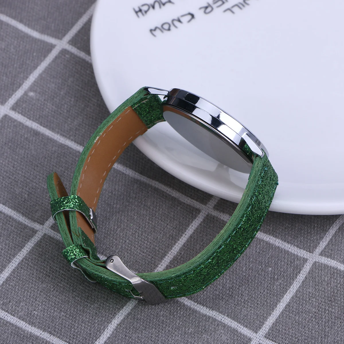 ساعة عصرية للنساء لعيد الميلاد بنمط ندفة الثلج بمينا أخضر وحركة كوارتز وساعة يد أنيقة مصنوعة من خليط معدني للحفاظ على الوقت الدقيق #6