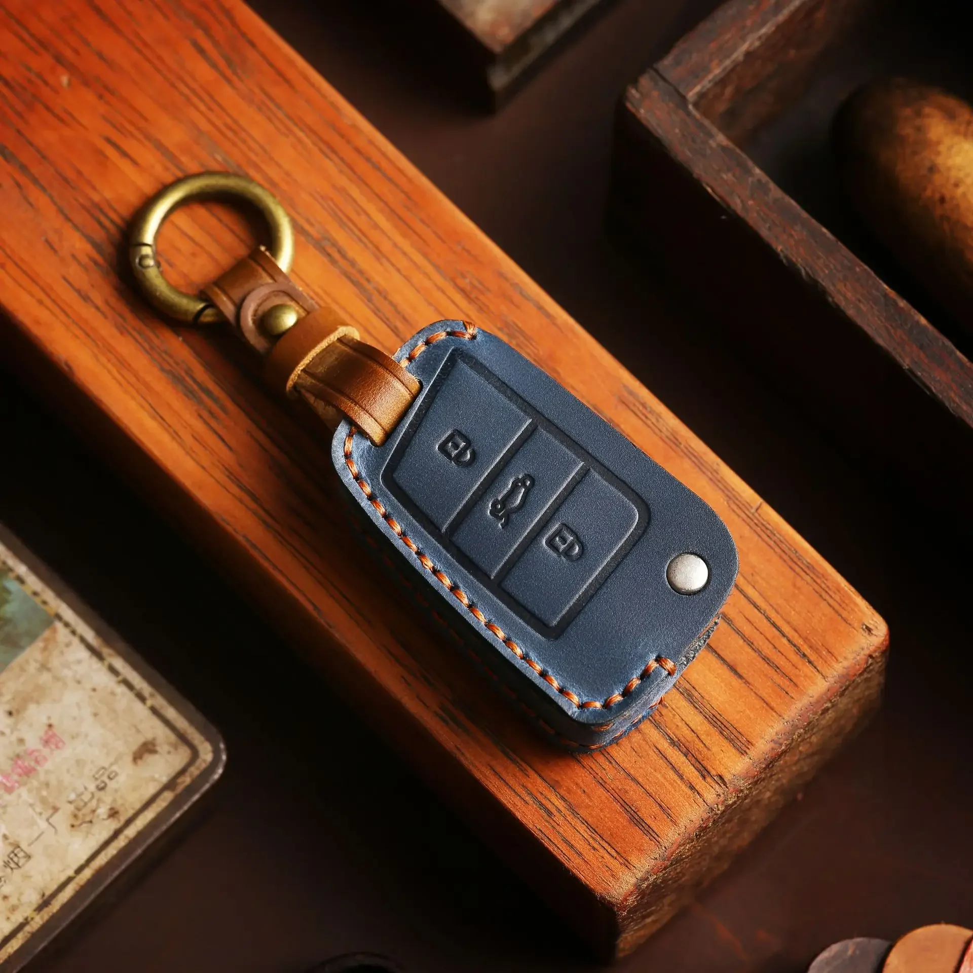 Leather Car Key Case Cover for Volkswagen VW Polo Golf 7 Sagitar Passat for Skoda Octavia Keyring Shell Bag Fob Auto Accessories