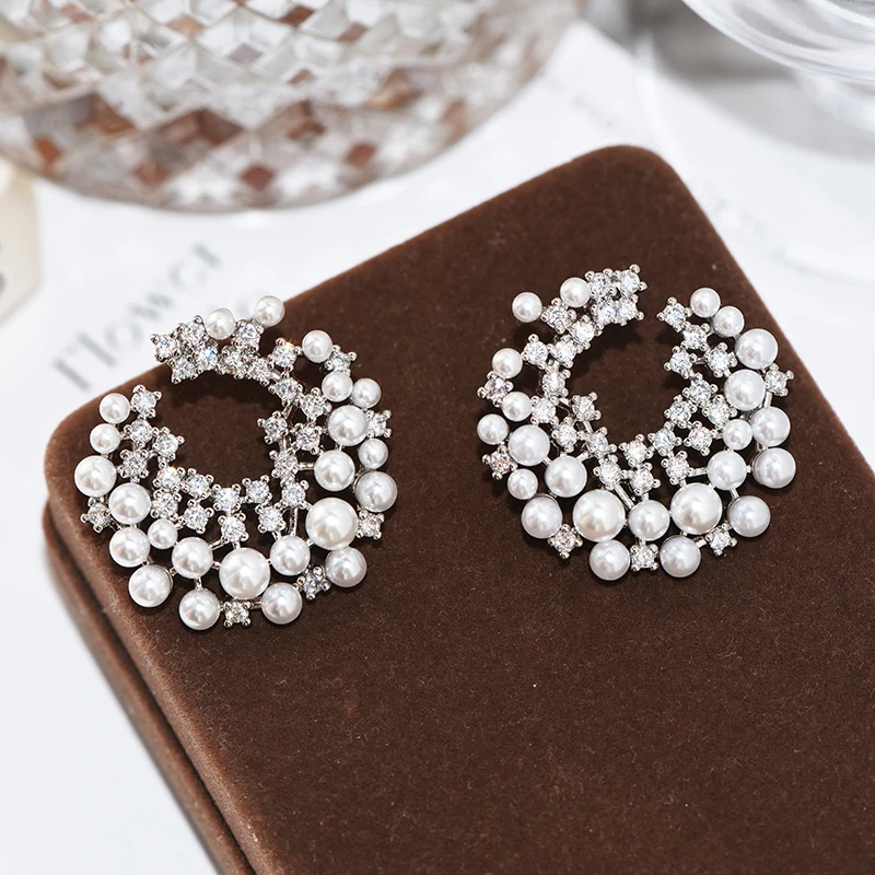

French light luxury high-end elegance temperament flash diamond pearl C-shaped stud earrings