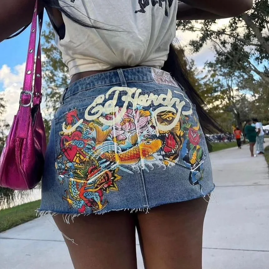 

Gothic Women Fashion Denim Skirt Y2K Shorts Hip Hop Letter Graphic Print Retro Blue Baggy Shorts High Waist Slim Fit Mini Skirt