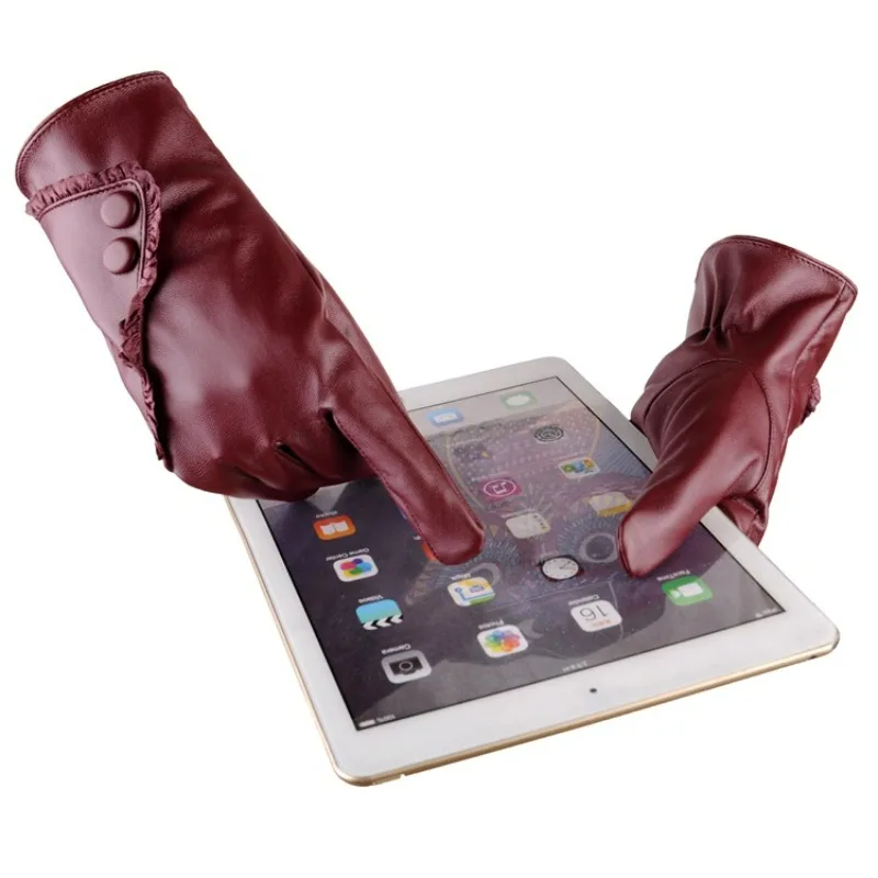 قفازات نسائية من جلد البولي يوريثان بزر مزدوج النسخة الكورية للخريف والشتاء قفازات صوف دافئة مقاومة للرياح