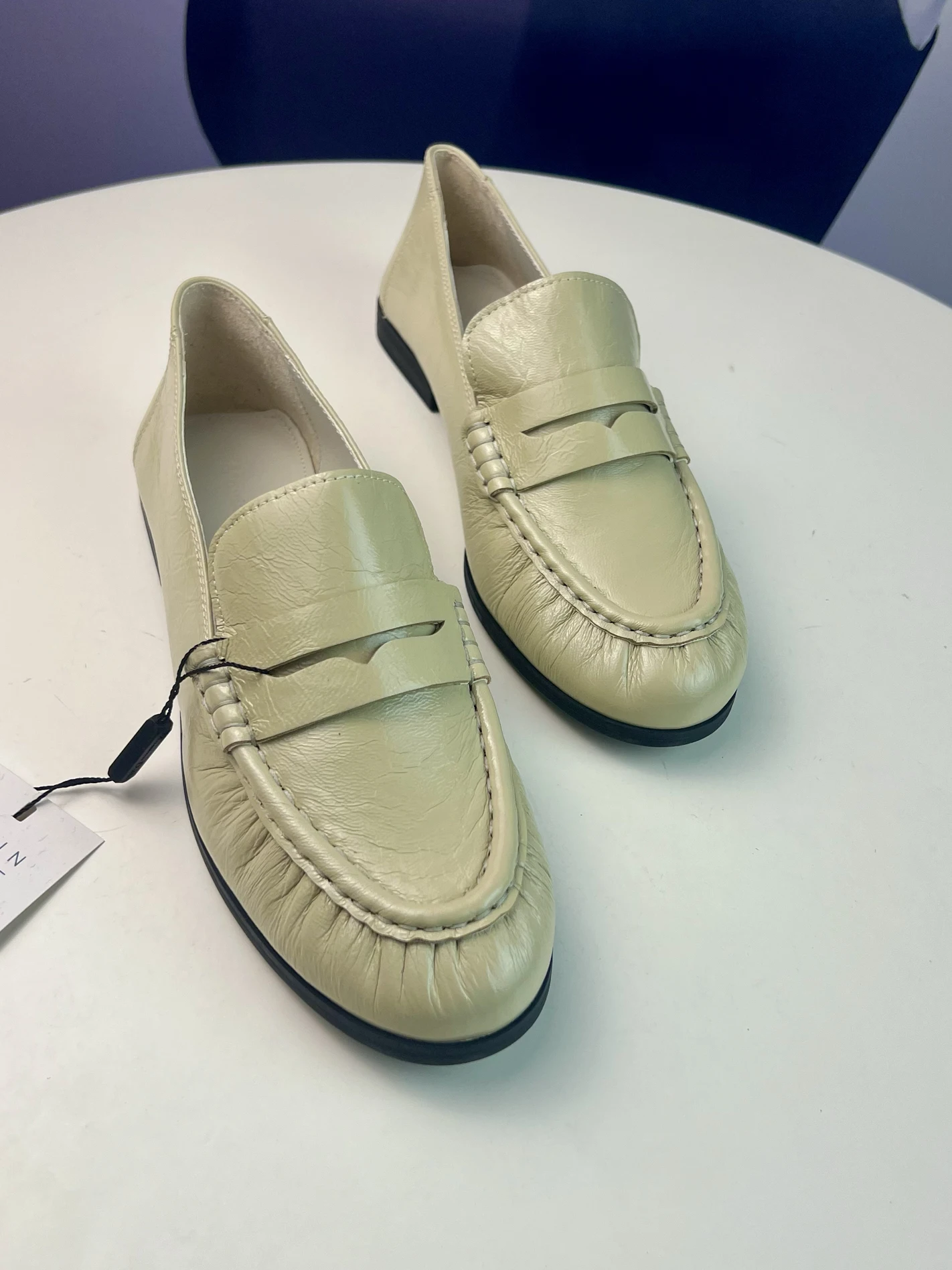 

2025 New Women's Flat Slip-On Loers Genuine Leather Easy-Wear Casual Faion Single oes round Toe Low Heel Comfortable