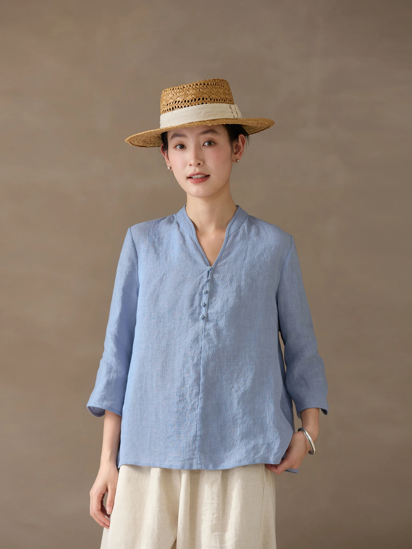 

Футболка Biyan Hanma, оригинальный дизайн, повседневная, с V-образным вырезом, дышащая, свободного кроя, с защитой от УФ-излучения, три четверти рукава, однотонная