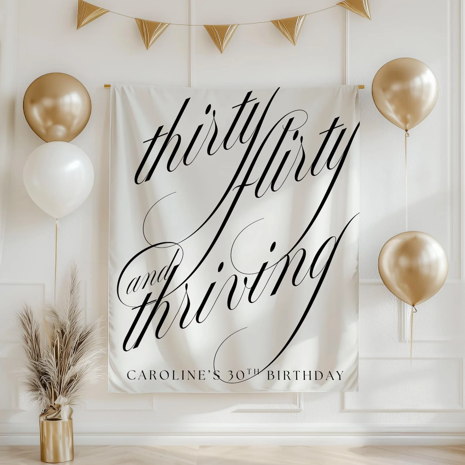 Bannière personnalisée « Trente Ans : Coquette et Dynamique » pour 30e anniversaire, toile de fond photo avec nom personnalisé, panneau en tissu, décoration de fête élégante