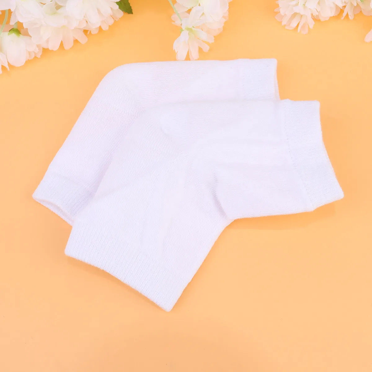 

2Pairs Gel Socks for Feet Moisturizing Night Treatment Soft Elastic Fit Prevents Foot Cracks Polyester-Cotton Blend White