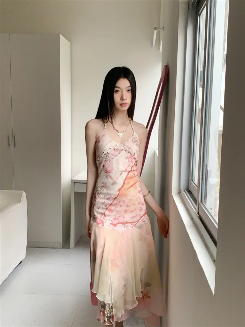 Vestido de gasa con volantes y cuello Halter con espalda descubierta y retazos florales franceses para mujer, vestido de hadas informal ajustado para vacaciones en la playa